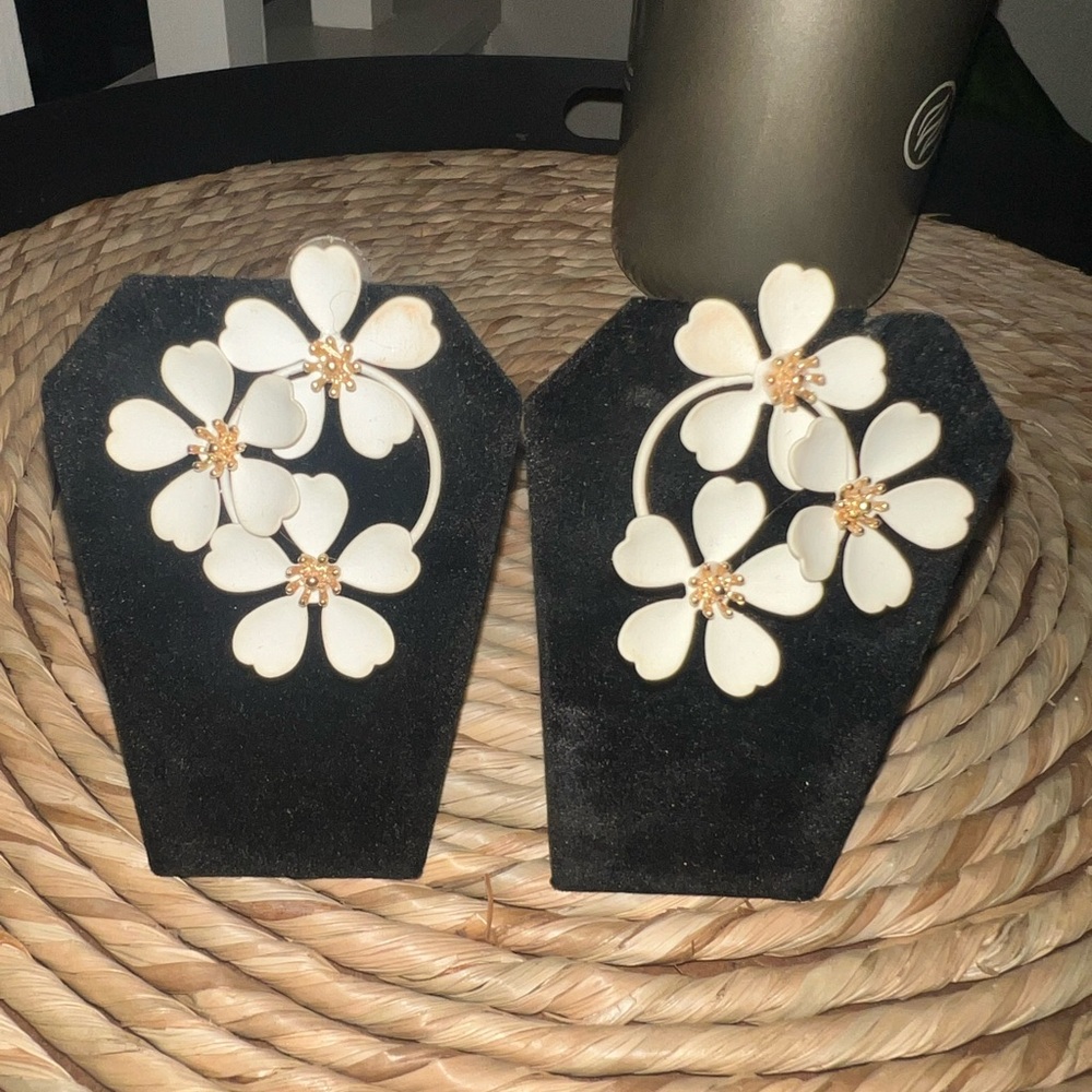 Flower earrings